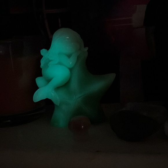 Glow in the Dark Mermaid Decor Piece - Picture 4 of 4